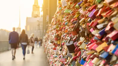 Hohenzollern Bridge with love padlocks - City break to Cologne - H-Hotels.com